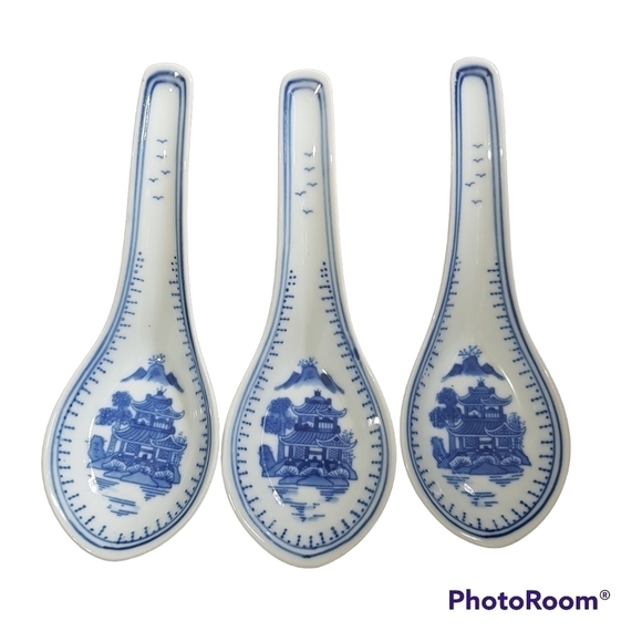 Vintage Chinese Soup Rice Noodle Bowls with Spoons, Set of 3 - Picture 3 of 9